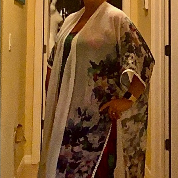 Coverup light weight sheer white w flowers 🌺 size OS lined with dots ope - Picture 2 of 16